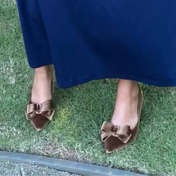 Brown velvet Journee Collection Crystol pumps. Size 7.5M. - Picture 5 of 6